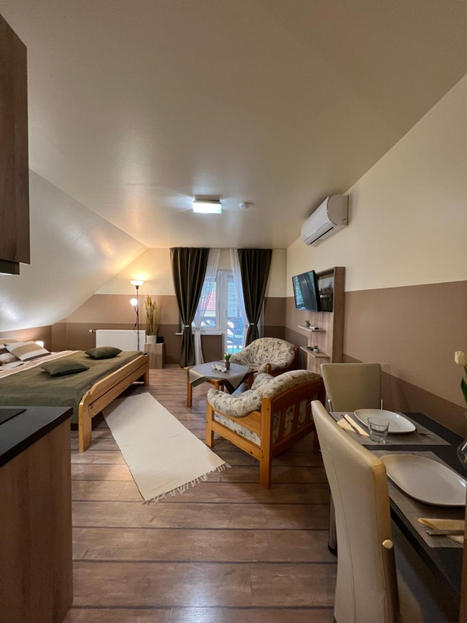 Holler Vendeghaz Apartamento Bük Exterior foto