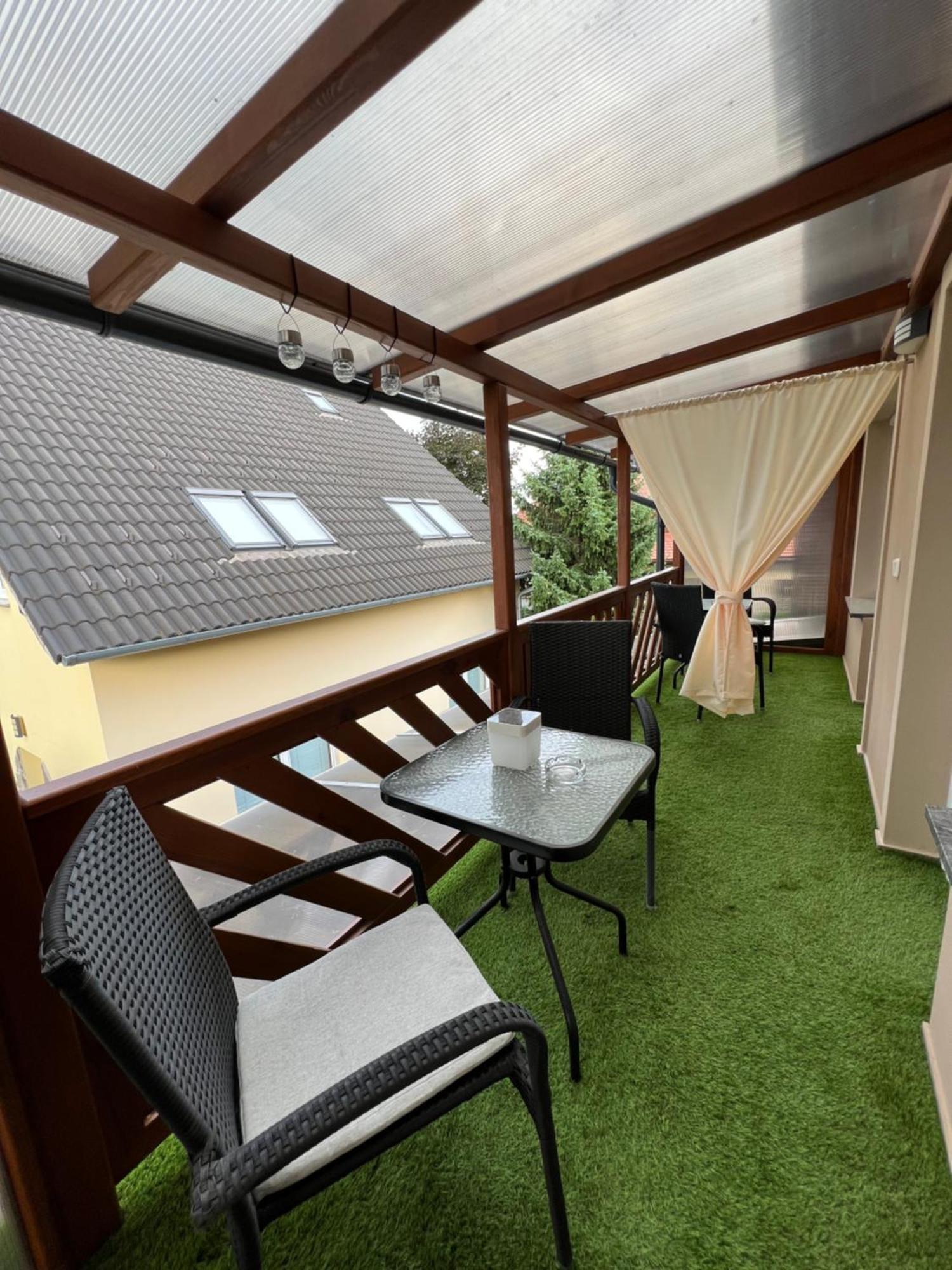 Holler Vendeghaz Apartamento Bük Exterior foto